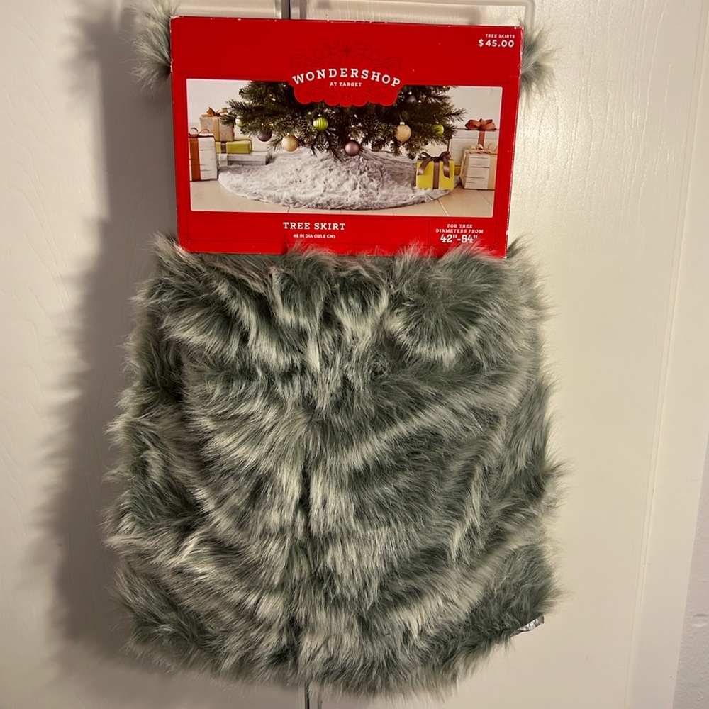 Faux fur Christmas tree skirt